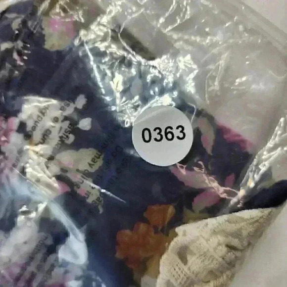 Umgee Round Neck Keyhole 3/4 Sleeve Lace bottom Floral Tunic Mini‎ Dress M - Picture 9 of 9